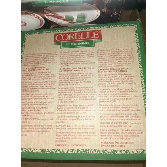 Vintage Corelle St Nick Pattern Red Santa 16 Piece Set Plates Bowls Mugs - Picture 3 of 6